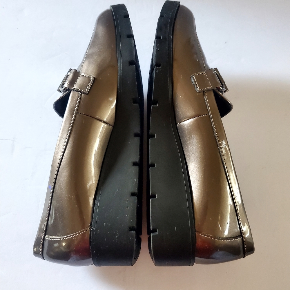 Anne Klein Size 5.5 M LALITA Smoke Patent Wedge Heel Loafers Metallic - Picture 4 of 7